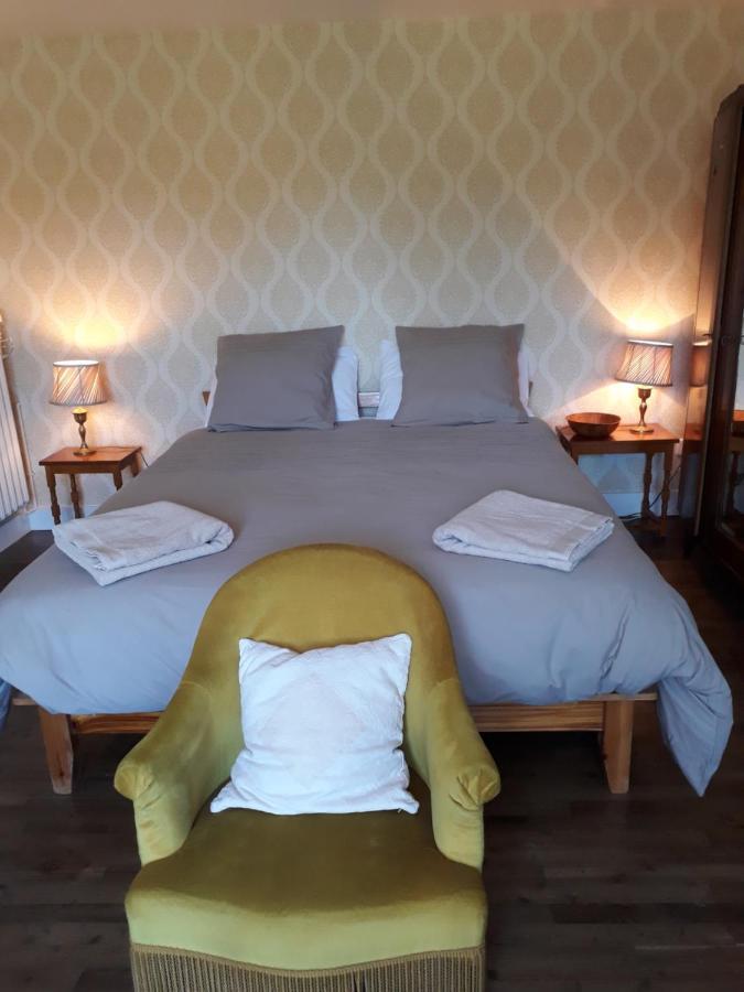 Les Tibles Bed & Breakfast Nanthiat Bagian luar foto